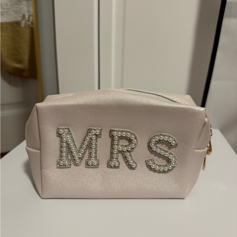 Sophisticated Cream 'MRS' Clutch